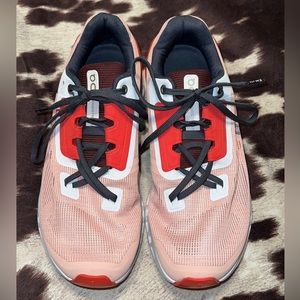 On Cloud Cloudstratus size 8 women’s